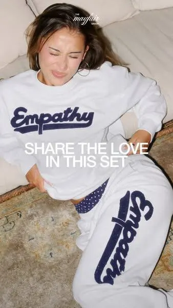 Model wearing apparel